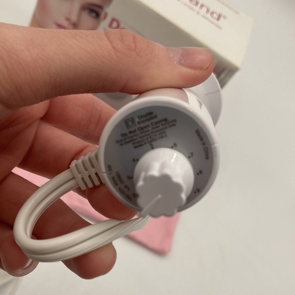 DermaWand Anti Aging Device Reduces Fine Lines & Wrinkles New - Picture 7 of 11
